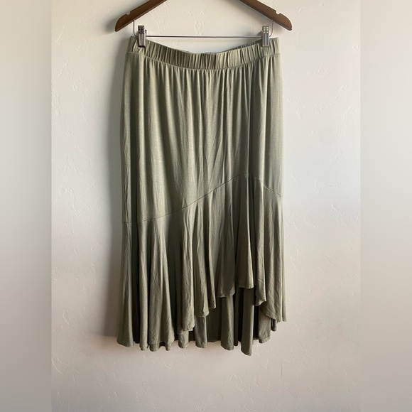 Ava & Viv - Sage Green Maxi skirt with mermaid flare - Picture 1 of 11